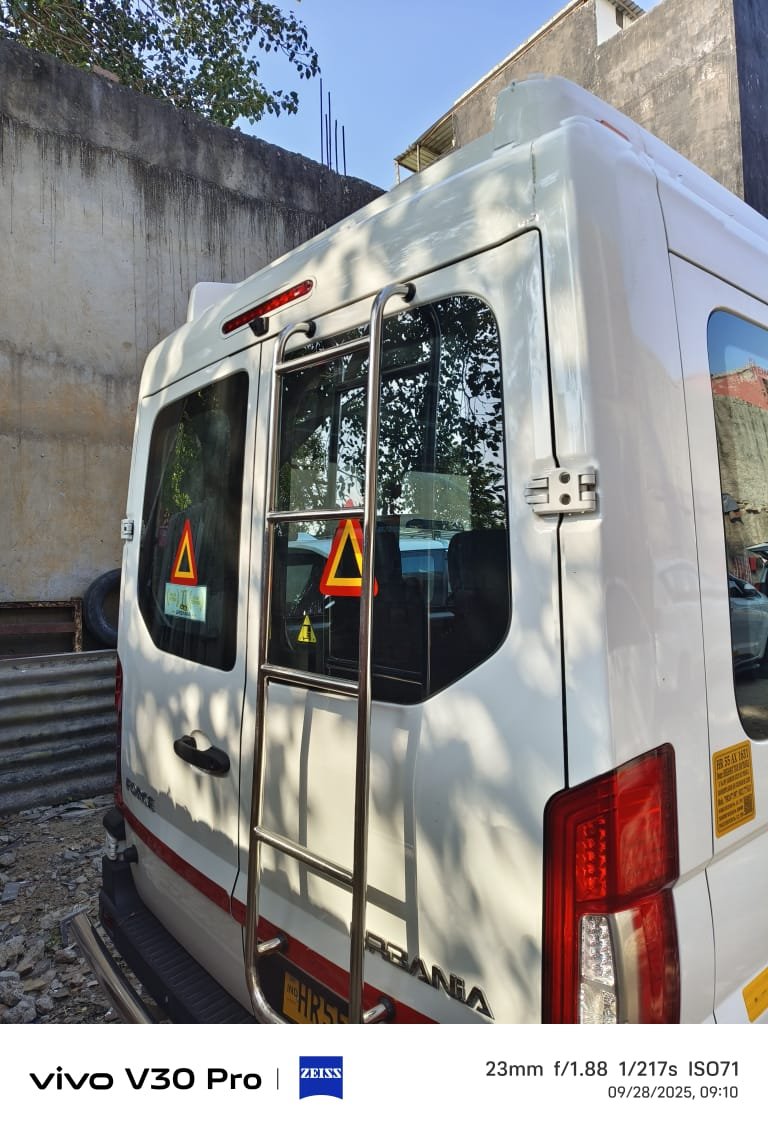Car for local city taxi travel